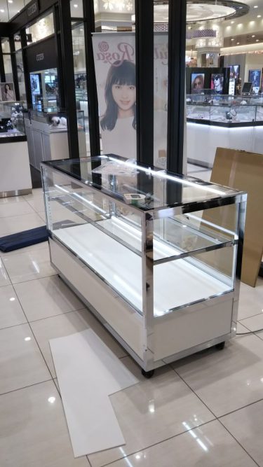 大阪府難波のアクセサリー展示・販売