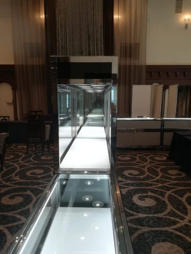 大阪での骨董品の展示・オークション会