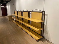 メイン画像　麻布台ヒルズでの展示会物販ブース向け棚什器レンタル・設営事例