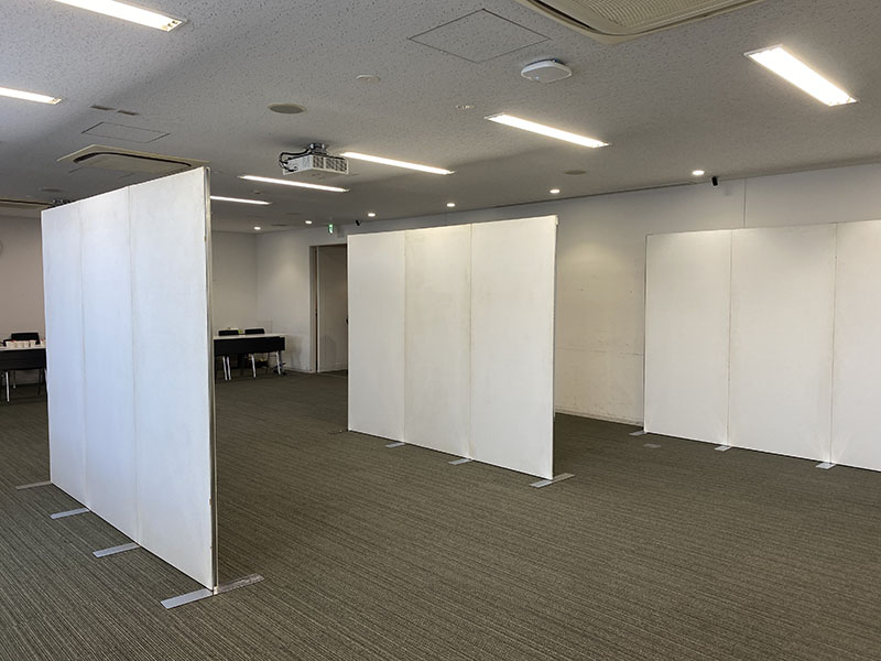 メイン画像　早稲田大学戸山キャンパスでのポスター発表向けパネル21枚のレンタル・設営事例